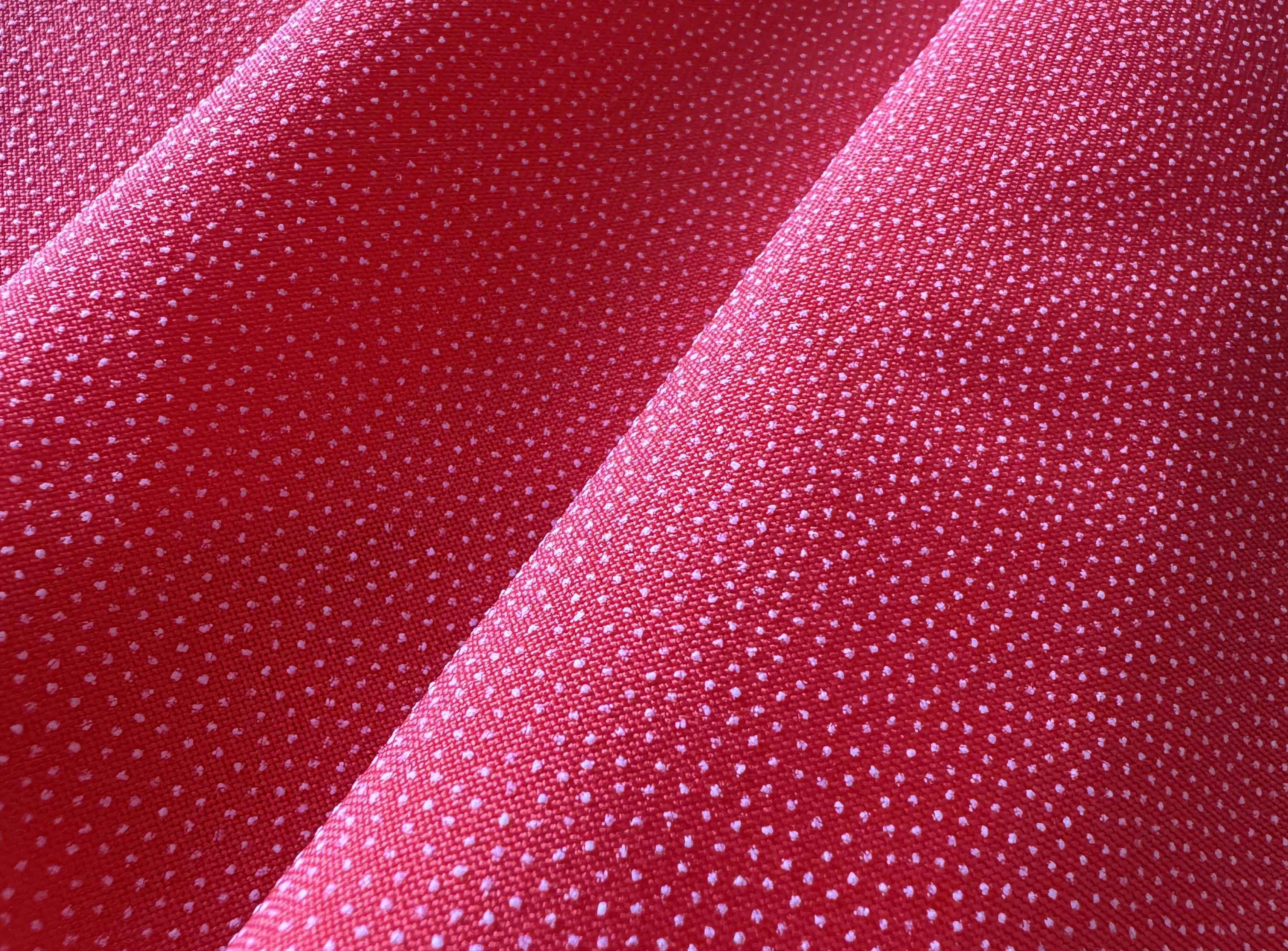 �м���ɫ�r��