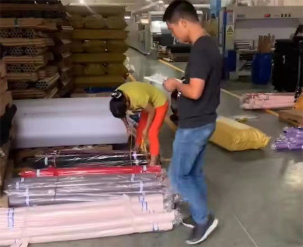 長興戈力彩色有紡布打包出貨